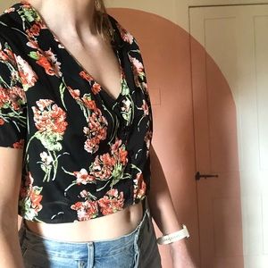 BAND OF GYPSIES Maui floral crop top